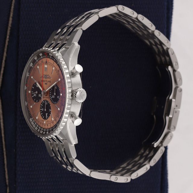 Breitling Navitimer B01 Chronograph 43 AB0138 Image 3